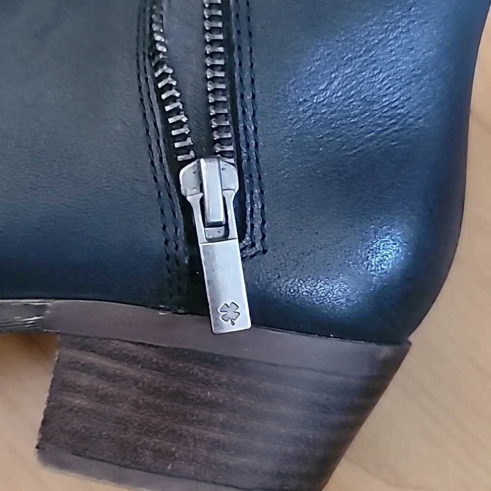 Lucky 🍀 brand Black Leather Burklee Ankle Boots size 9M/40 - Picture 7 of 7